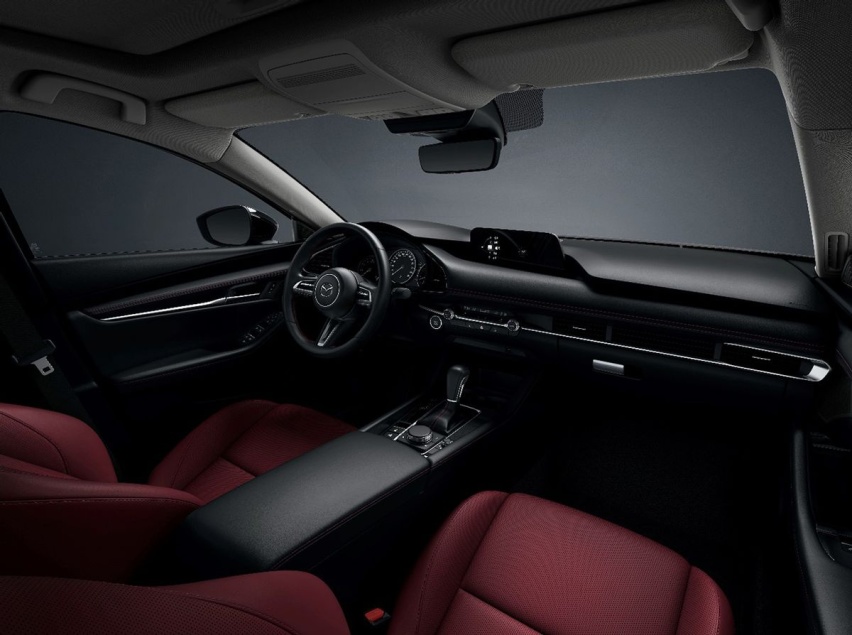 热爱驾驶的年轻人都选TA？MAZDA 3 昂克赛拉黑曜版单车解析