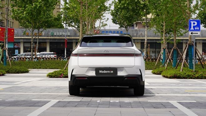 Modern in摩登汽车，请看清，这不是Model