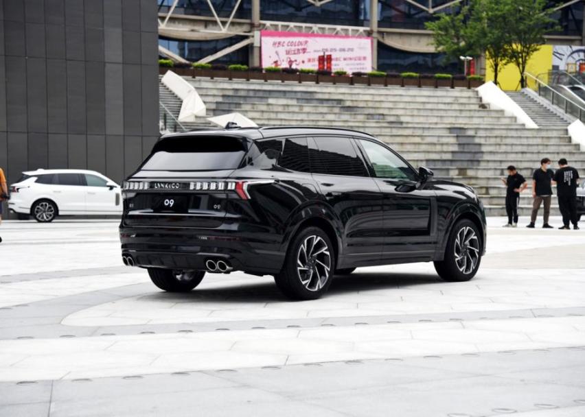 有沃尔沃XC90的影子，40万以内无对手，领克09有点强