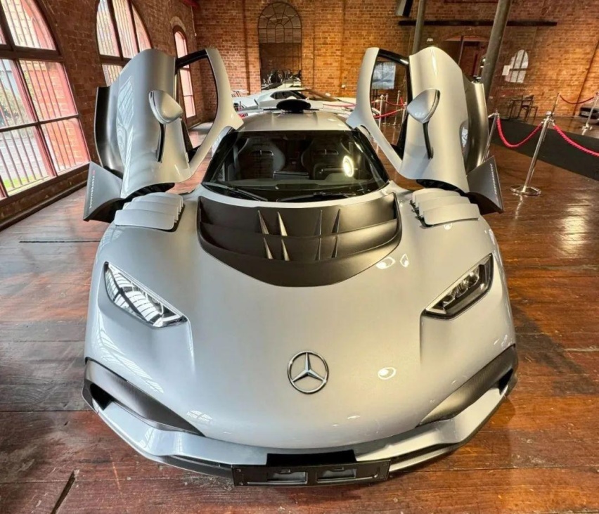实拍全澳首台AMG ONE，全世界年纪最大的车主？