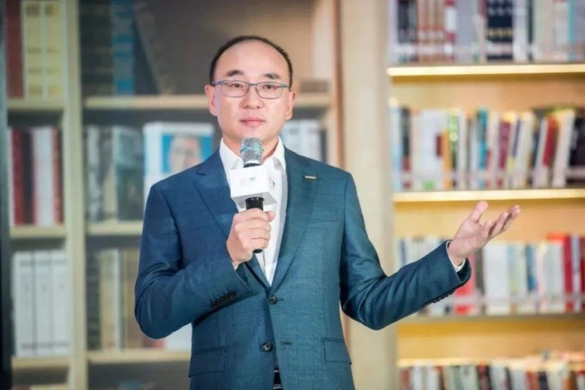 豪越以价换量，冯擎峰为了KPI吉利品牌形象都不顾了吗？