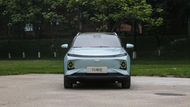 十万预算买纯电SUV,几何E最高续航有401km,值得买吗?