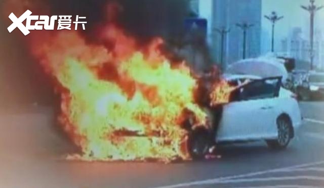 刚买的新车，2000公里去首保，保养完出来车辆就自燃