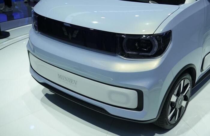打造年轻人第一辆敞篷车 静态解析宏光MINI EV 敞篷版
