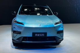 “中国长安汽车”与时俱进，深蓝汽车国内外全面发力