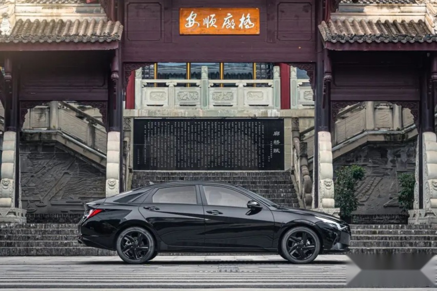 自驾游省钱才是王道，伊兰特真能半箱油跑400公里的城市路段？