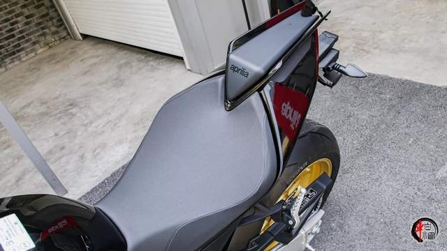 资讯|200匹四缸性能仿赛:阿普利亚RSV4,售价23.88万元起