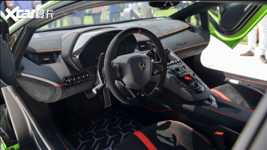 兰博基尼Aventador搭载V12发动机 带有定制排气装置