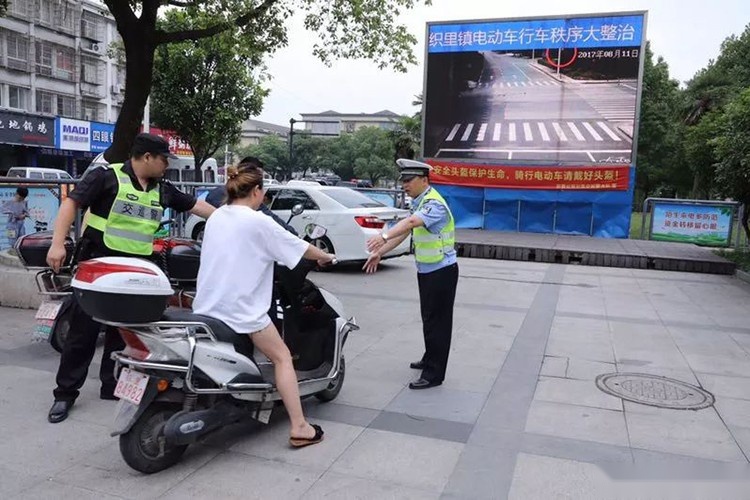想骑电瓶车？先准备好头盔，6月起将严查！