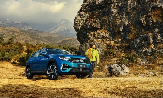 一汽-大众全新探岳和RAV4荣放差距有多大？内行人：开起来就知道天差地