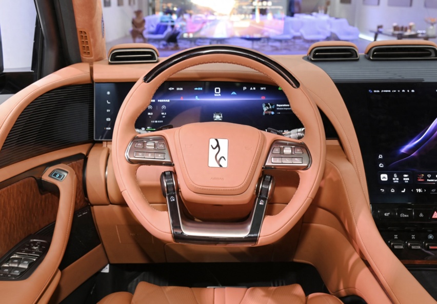 比亚迪仰望U8凭什么值109.8万？