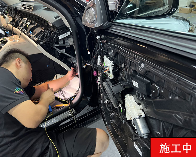 个性化升级迈巴赫S480装行政马鞍 电动门 主动氛围灯