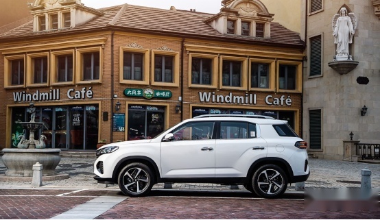 高颜值15万级SUV，可语音控制空调，动力高效，刚需首选
