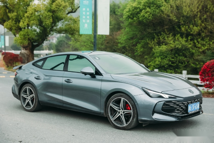 上汽名爵MG7正式上市 售价11.98万-16.98万元