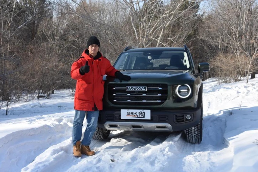莫帅开一台不一样的哈弗SUV,冰雪漂移