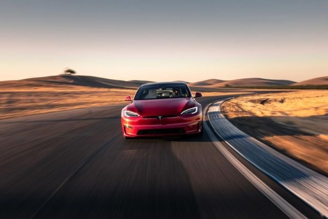 为效率而生“地表最强量产车”特斯拉Model S Plaid空降沈阳