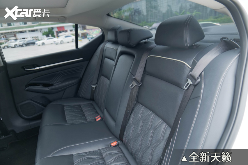 换代雅阁押注新能源，B级燃油车选天籁？