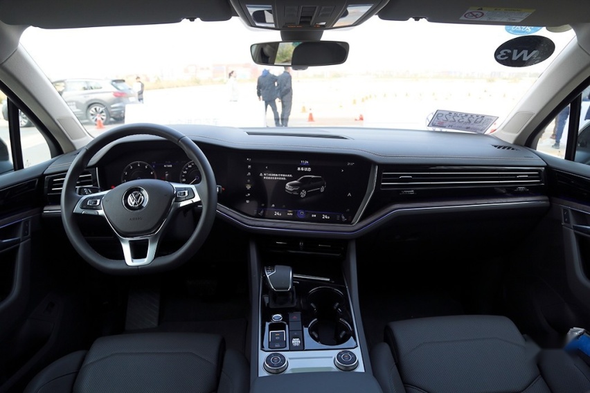 为什么是最具性价比豪华SUV？试驾全新大众途锐