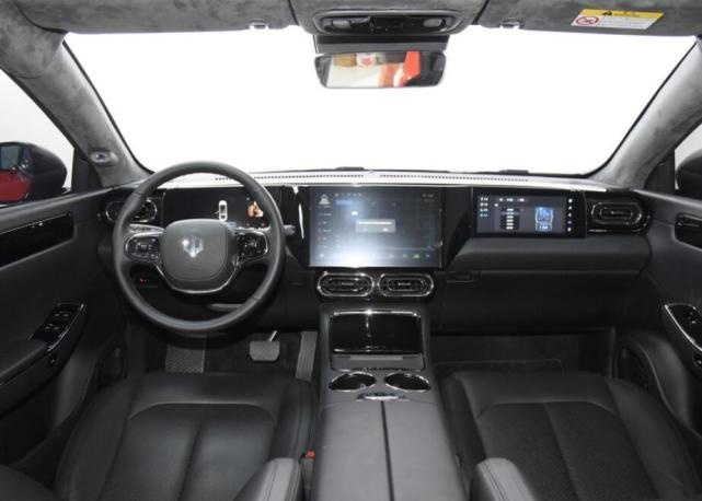 瞄准Model 3，硬扛性价比，零跑C01售19.38万元起