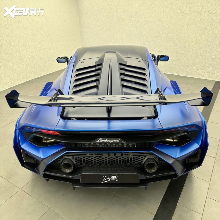 蓝色兰博基尼,车友们觉得效果怎么样?