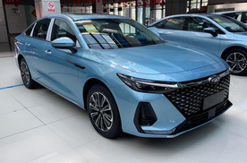 比秦PLUS轴距长 纯电续航远 7.99万起的新款风云A8值得买吗？
