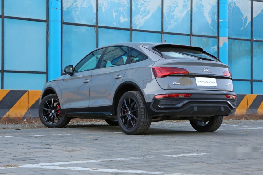 张扬的实用主义者 试驾奥迪Q5L Sportback