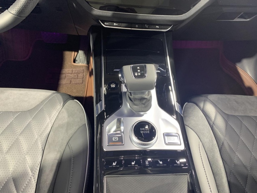 红旗品牌首款SUV，红旗HS5不是靠情怀，还有“硬实力”