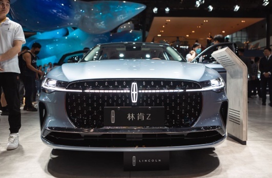 上海车展小鹏P7、蔚来ET5够看吗？我推荐你看林肯Z