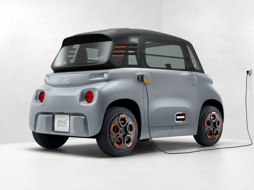 欧洲版“五菱MINI EV”，不用驾照的法兰西“老头乐”