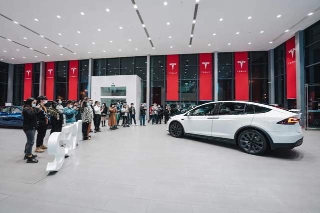 5年后的电动车啥样？看看特斯拉Model X Plaid就大致请清楚了