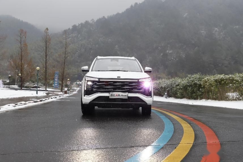 10万级七座SUV，居家大暖男，试驾思皓X8 PLUS