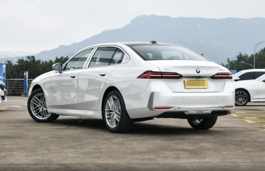 宝马530Li xDrive上市了！售价50.59万元，新增xDriv