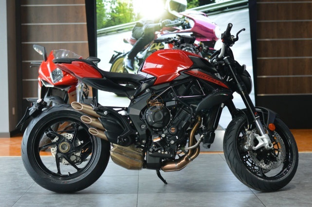 最便宜的MV奥古斯塔 Brutale 800 Rosso到店实拍