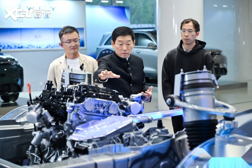 归元S平台重磅发布,魏牌V9X正式开启预售!37.18万元起!