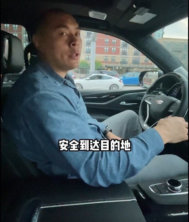 世界重量级拳王张志磊开啥车？堪称移动行宫，国内买不到
