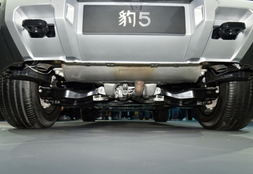 30万级新能源硬派SUV 方程豹豹5与深蓝G318怎么选？