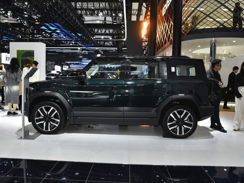 奇瑞新能源iCAR 03公布预售价格 14万起 有四驱