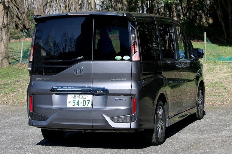 本田MPV神车StepWgn新款解析，新造型新混动还有分体门