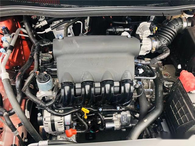 试驾比亚迪全新秦燃油:百公里油耗5.6L、配置越级