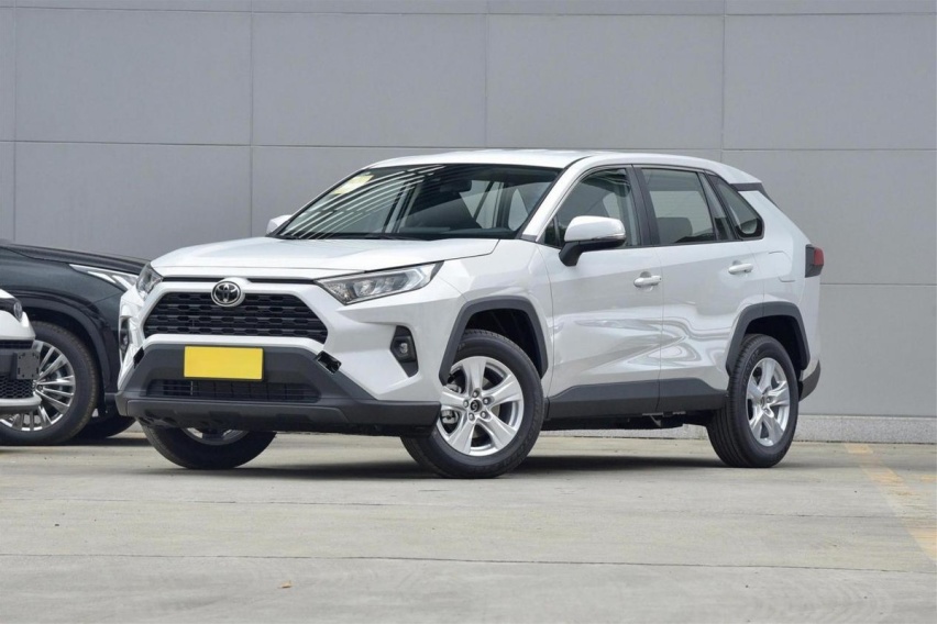 红旗HS3实力如何？全面对比丰田RAV4揭晓答案