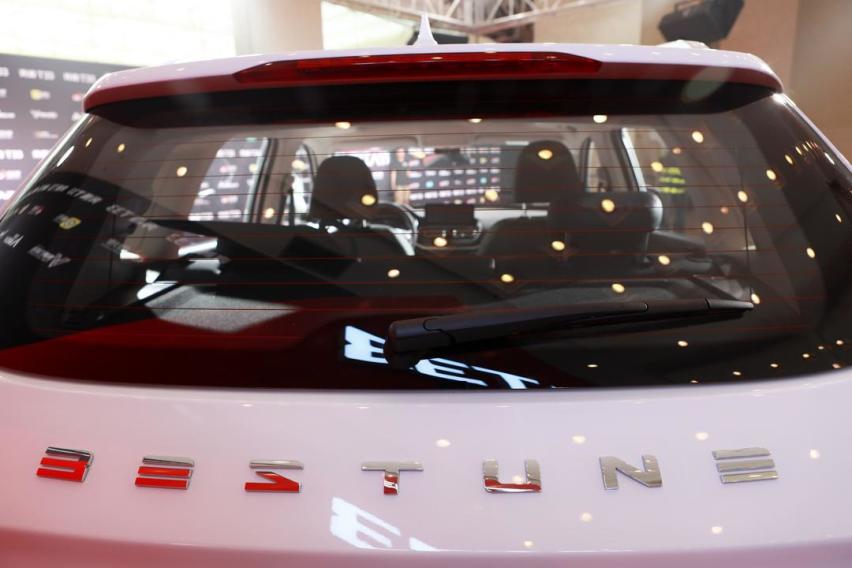顶配不到10万的国产小型SUV，设计前卫颜值高，6AT稳重更