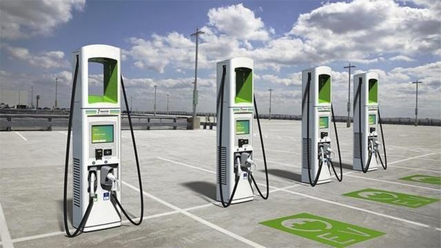 理想汽车：抠门背后有条活路，奇葩之下有个深坑