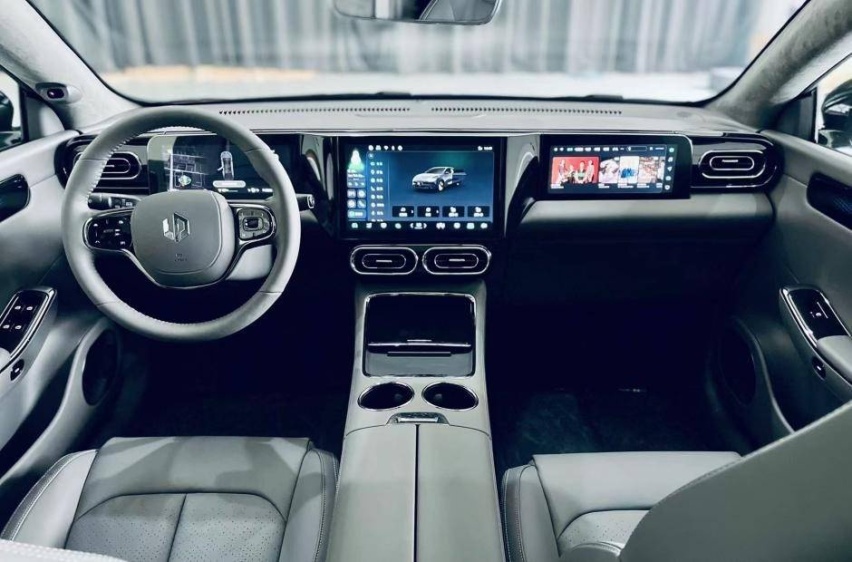 C位出道，零跑C01展现硬核实力丨新车