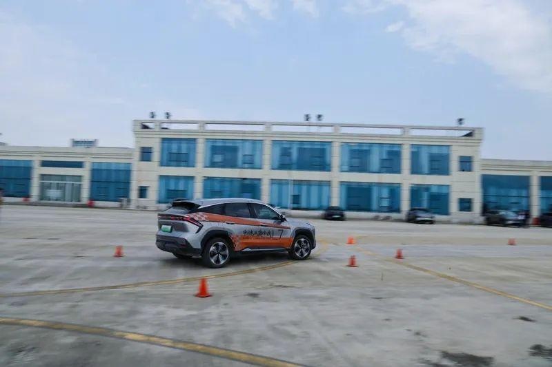 智能、性能、舒适、科技——吉利银河试驾会西安站精彩呈现