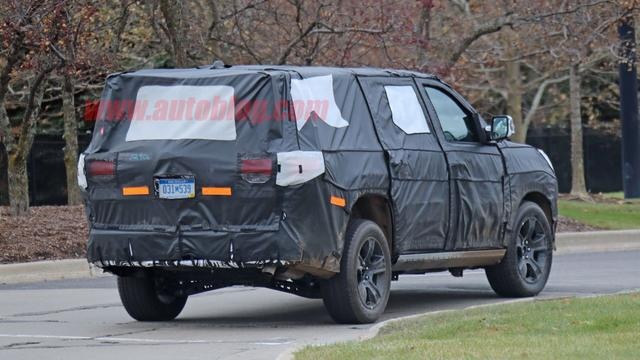 Jeep旗舰车型全新Grand Wagoneer谍照