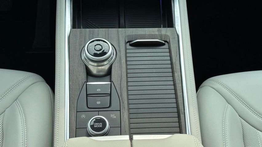 40万买家庭6座豪华SUV，福特探险者赤金版值得推荐吗？