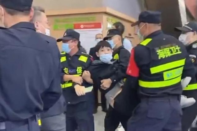小鹏车主广州车展维权，被踢出群聊合理吗？