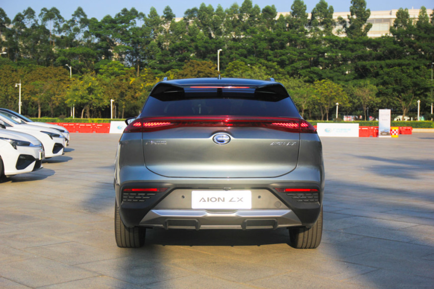 3.9秒破百“豪华智能超跑SUV”Aion LX广州上市