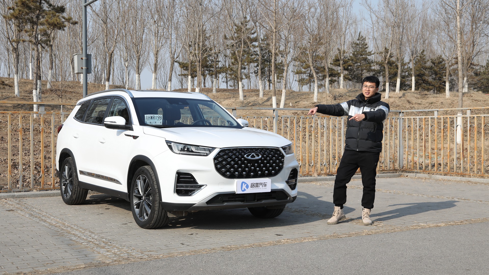 15fISUV8 PLUSĺԃrȣ