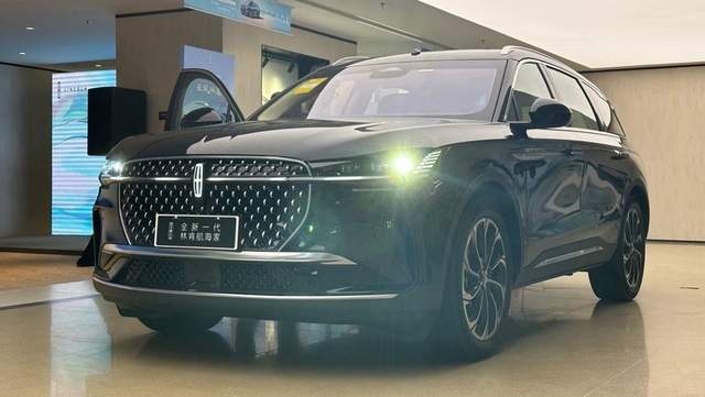 2023款林肯航海家静态体验，4K环绕大屏堪称同级油车“卷王”